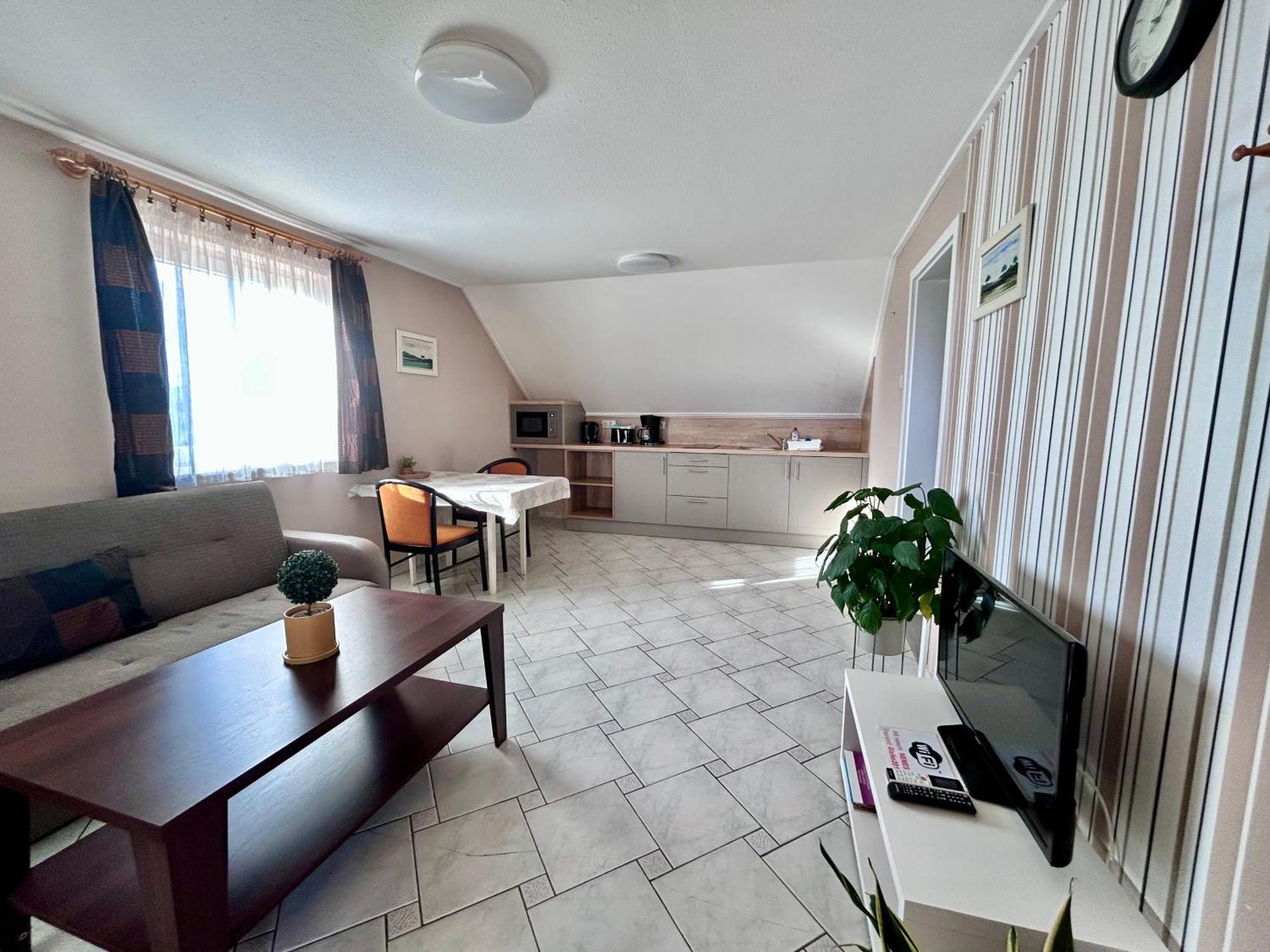 Nemes Apartmanhaz Heviz Ngoại thất bức ảnh